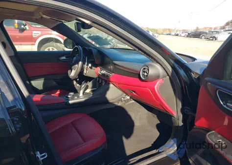 2018 Alfa Romeo Giulia Ti Lusso Rwd z USA, uszkodzony, nr VIN ZARFAECN5J7568934